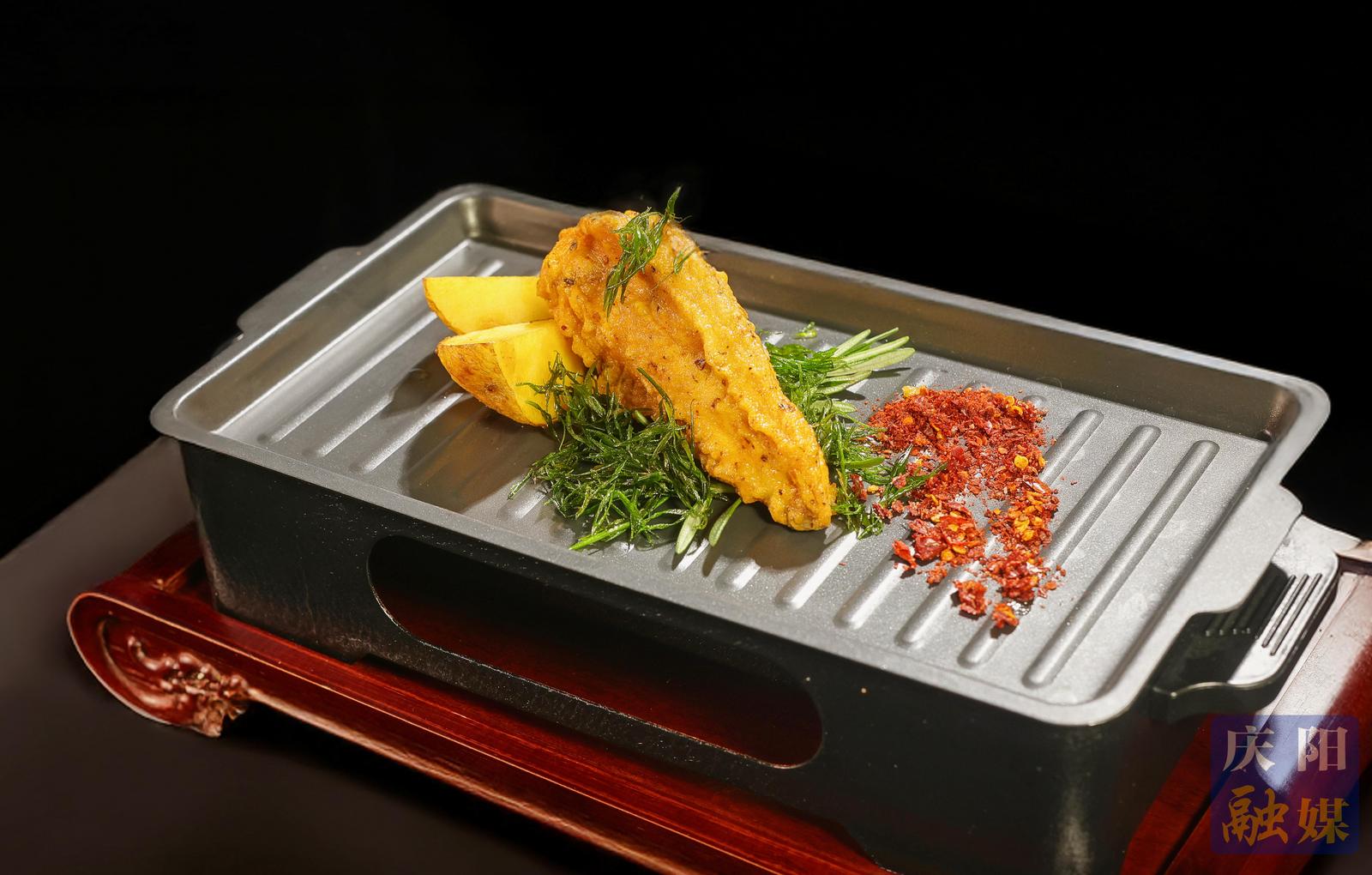 镇原黄酒烤圣越鸡架。