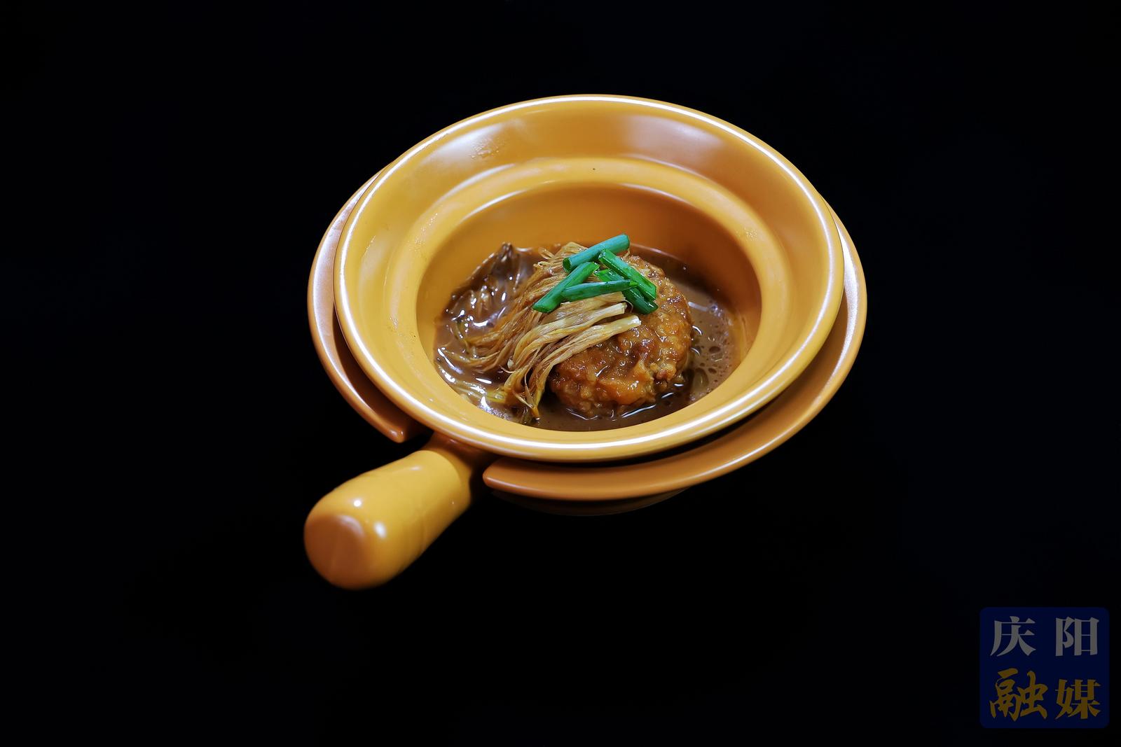 陇东素鱼翅炖肉饼。